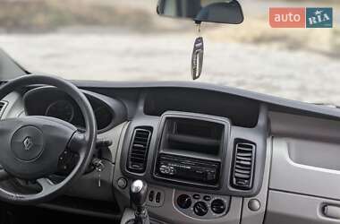 Минивэн Renault Trafic 2011 в 