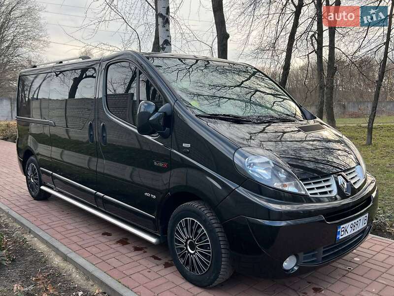Минивэн Renault Trafic 2013 в 