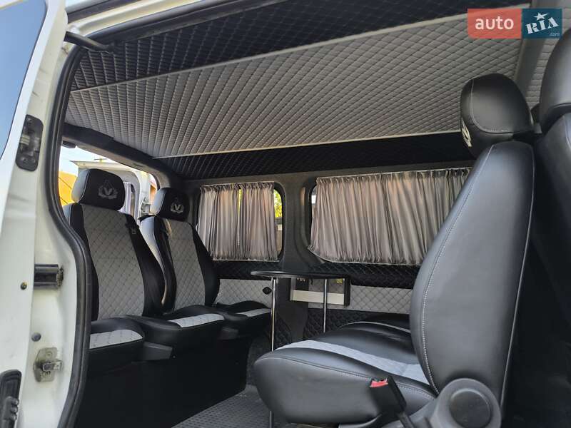 Минивэн Renault Trafic 2005 в Гайсине