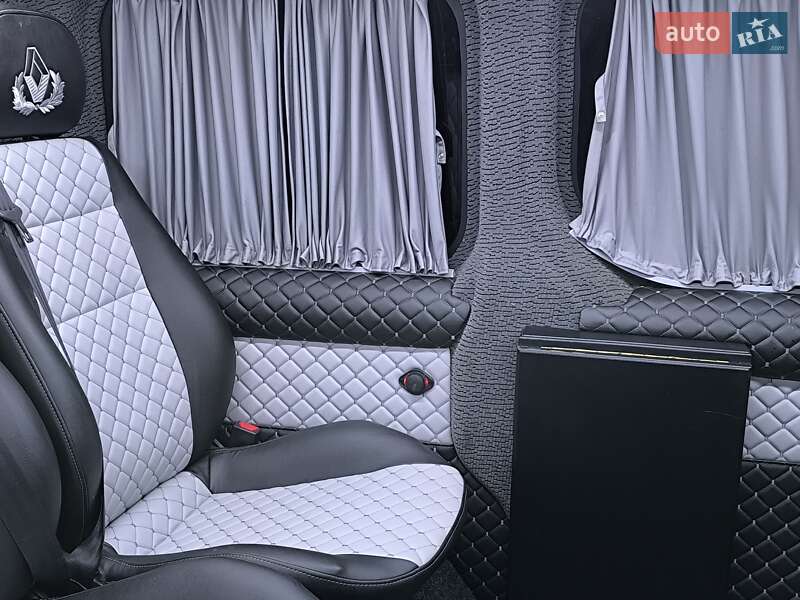 Минивэн Renault Trafic 2005 в Гайсине