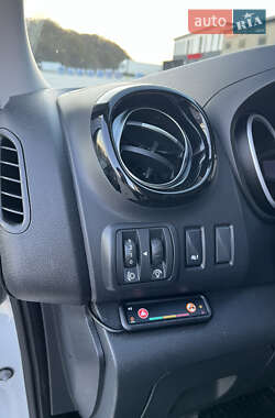 Грузовой фургон Renault Trafic 2020 в 