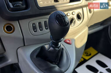 Мінівен Renault Trafic 2013 в 