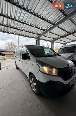 Грузовой фургон Renault Trafic 2015 в 