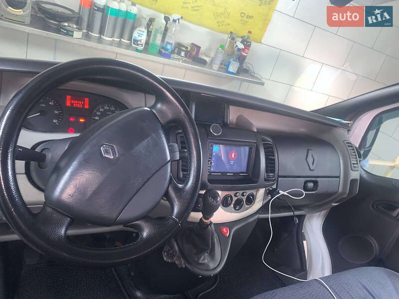 Мінівен Renault Trafic 2006 в Новояворівську