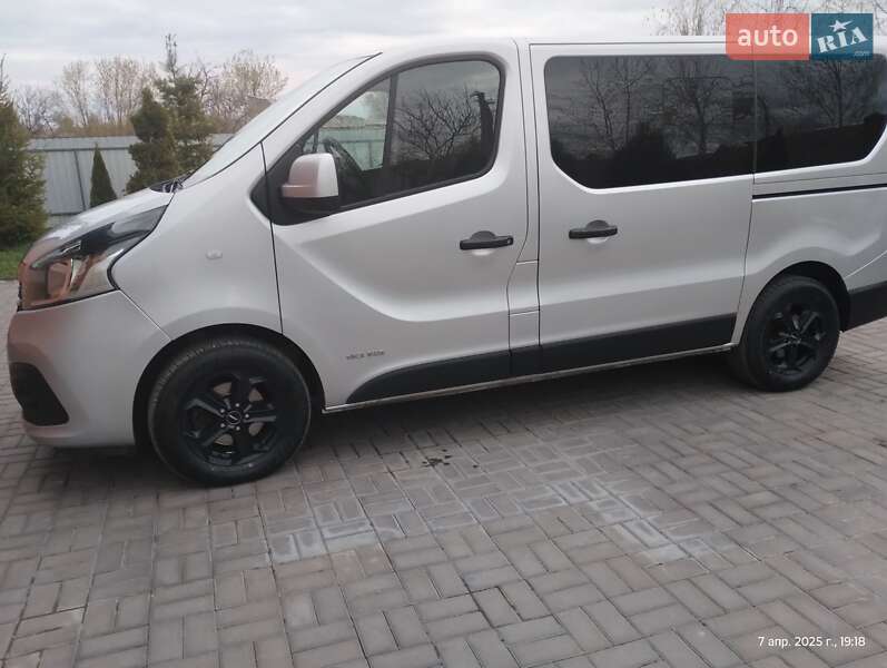 Мінівен Renault Trafic 2017 в Дніпрі