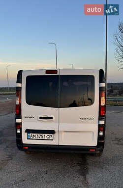 Минивэн Renault Trafic 2017 в 