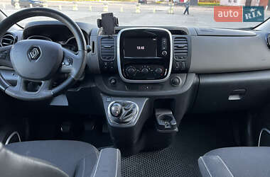 Минивэн Renault Trafic 2016 в 