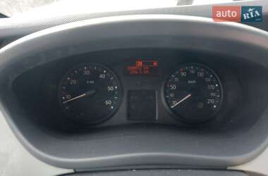 Вантажний фургон Renault Trafic 2013 в 