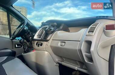 Минивэн Renault Trafic 2012 в 