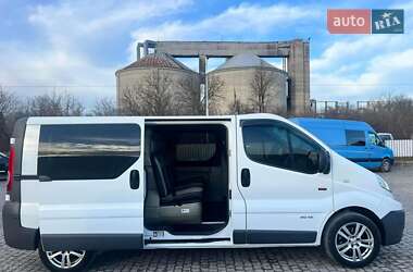 Минивэн Renault Trafic 2012 в 