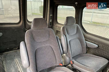 Минивэн Renault Trafic 2004 в 