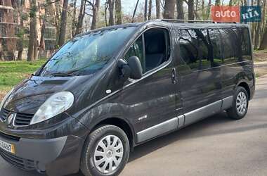 Минивэн Renault Trafic 2011 в 