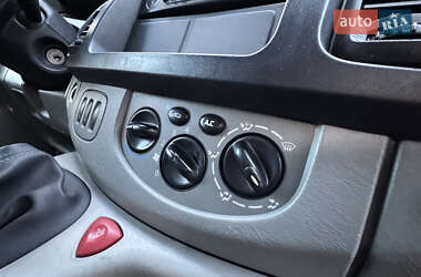 Минивэн Renault Trafic 2007 в 