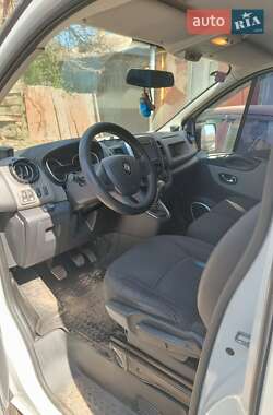 Минивэн Renault Trafic 2016 в 