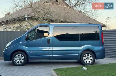 Мінівен Renault Trafic 2012 в 