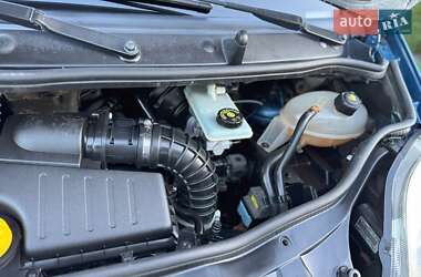 Мінівен Renault Trafic 2012 в 