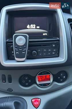 Мінівен Renault Trafic 2012 в 