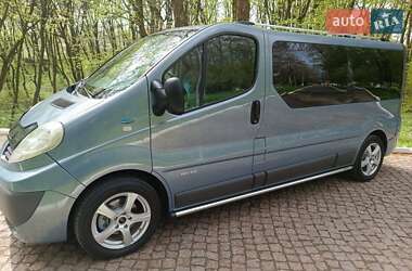 Минивэн Renault Trafic 2012 в 