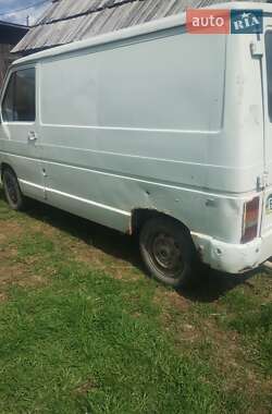 Вантажний фургон Renault Trafic 1989 в Верховині