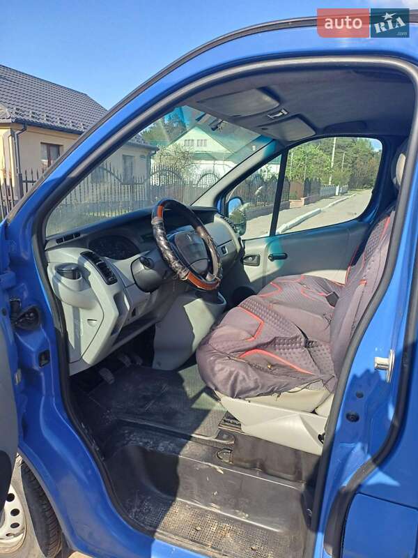 Минивэн Renault Trafic 2005 в Демидовке