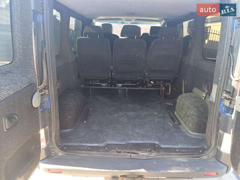 Минивэн Renault Trafic 2005 в Демидовке