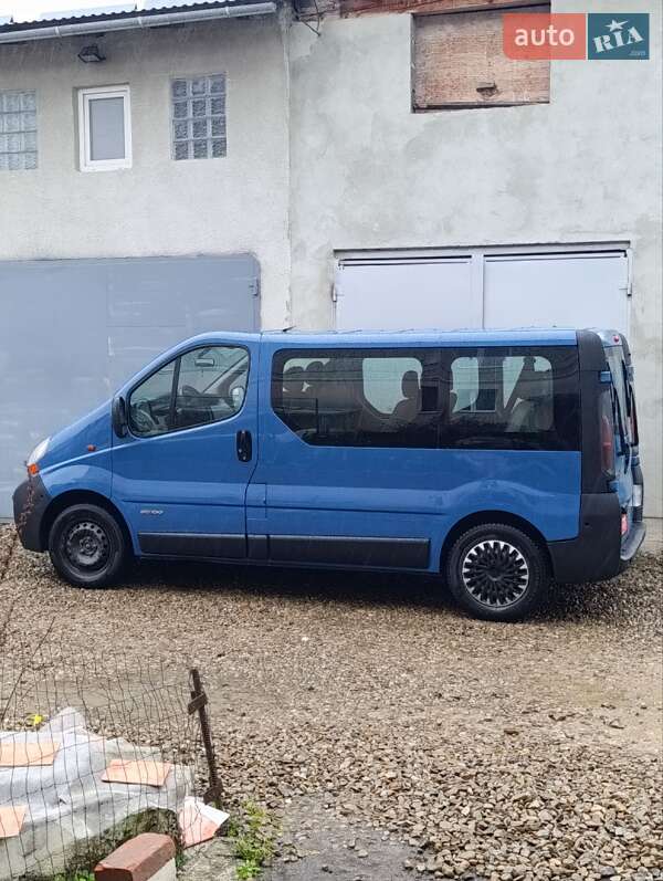 Мінівен Renault Trafic 2006 в 