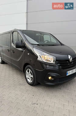 Минивэн Renault Trafic 2016 в 