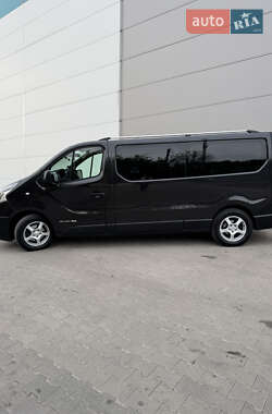 Минивэн Renault Trafic 2016 в 