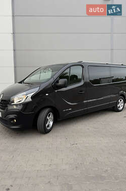 Минивэн Renault Trafic 2016 в 