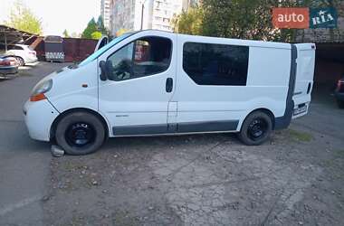 Грузопассажирский фургон Renault Trafic 2005 в 