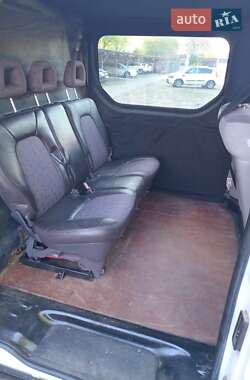Грузопассажирский фургон Renault Trafic 2005 в 