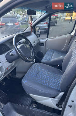 Минивэн Renault Trafic 2007 в 