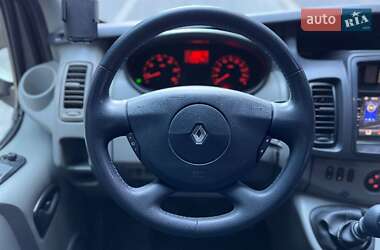 Вантажопасажирський фургон Renault Trafic 2011 в 