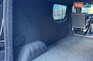 Вантажопасажирський фургон Renault Trafic 2011 в 