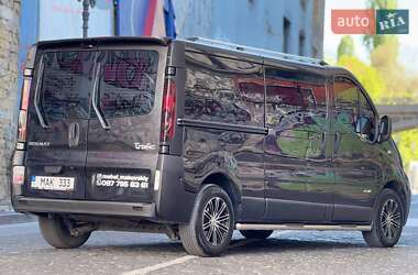 Вантажопасажирський фургон Renault Trafic 2011 в 