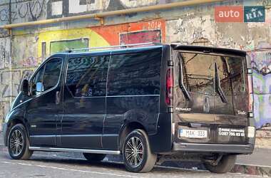 Вантажопасажирський фургон Renault Trafic 2011 в 