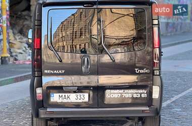Вантажопасажирський фургон Renault Trafic 2011 в 