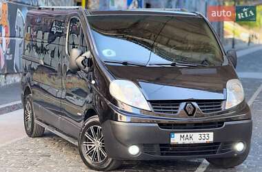Вантажопасажирський фургон Renault Trafic 2011 в 