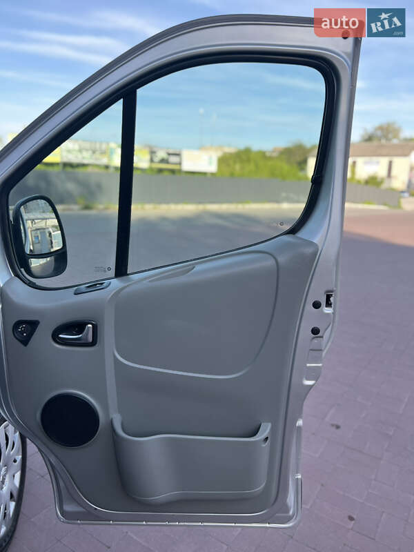 Мінівен Renault Trafic 2013 в Рівному
