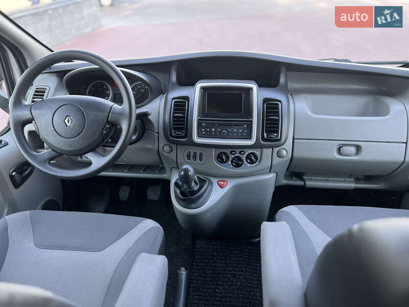 Мінівен Renault Trafic 2013 в Рівному