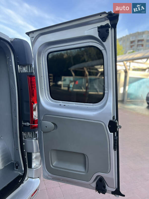 Мінівен Renault Trafic 2013 в Рівному