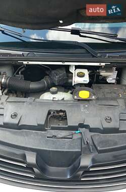 Мінівен Renault Trafic 2015 в 