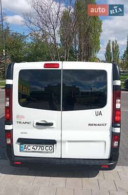 Мінівен Renault Trafic 2015 в 
