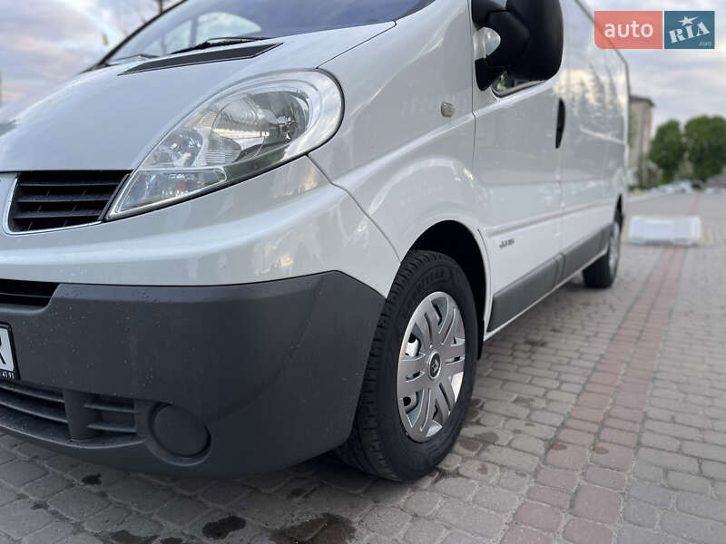 Вантажний фургон Renault Trafic 2014 в Радивиліві