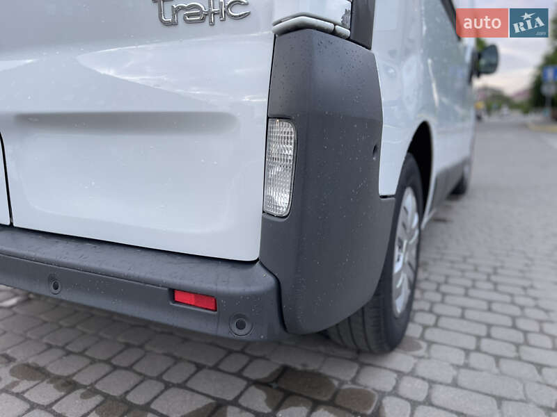 Вантажний фургон Renault Trafic 2014 в Радивиліві