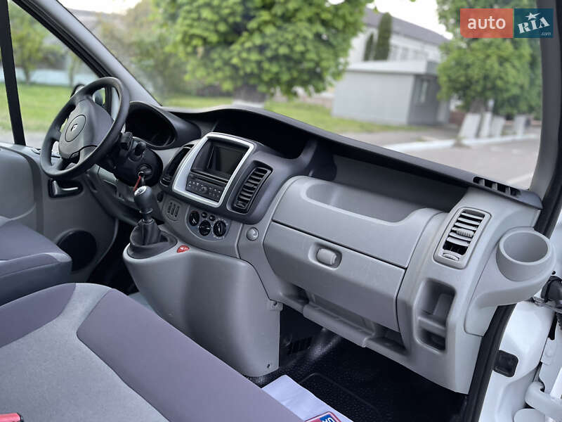 Вантажний фургон Renault Trafic 2014 в Радивиліві