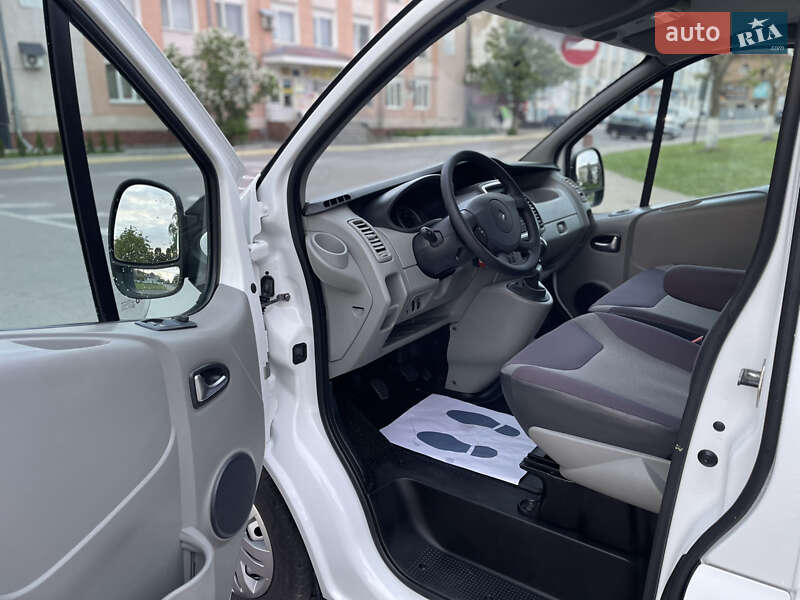 Вантажний фургон Renault Trafic 2014 в Радивиліві