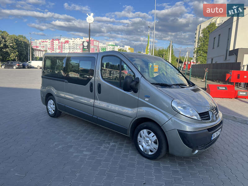 Мінівен Renault Trafic 2012 в 