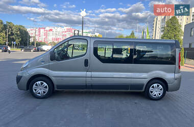 Мінівен Renault Trafic 2012 в 