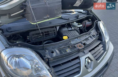 Мінівен Renault Trafic 2012 в 